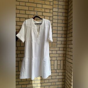 XiRENA Crisp White Midi Dress